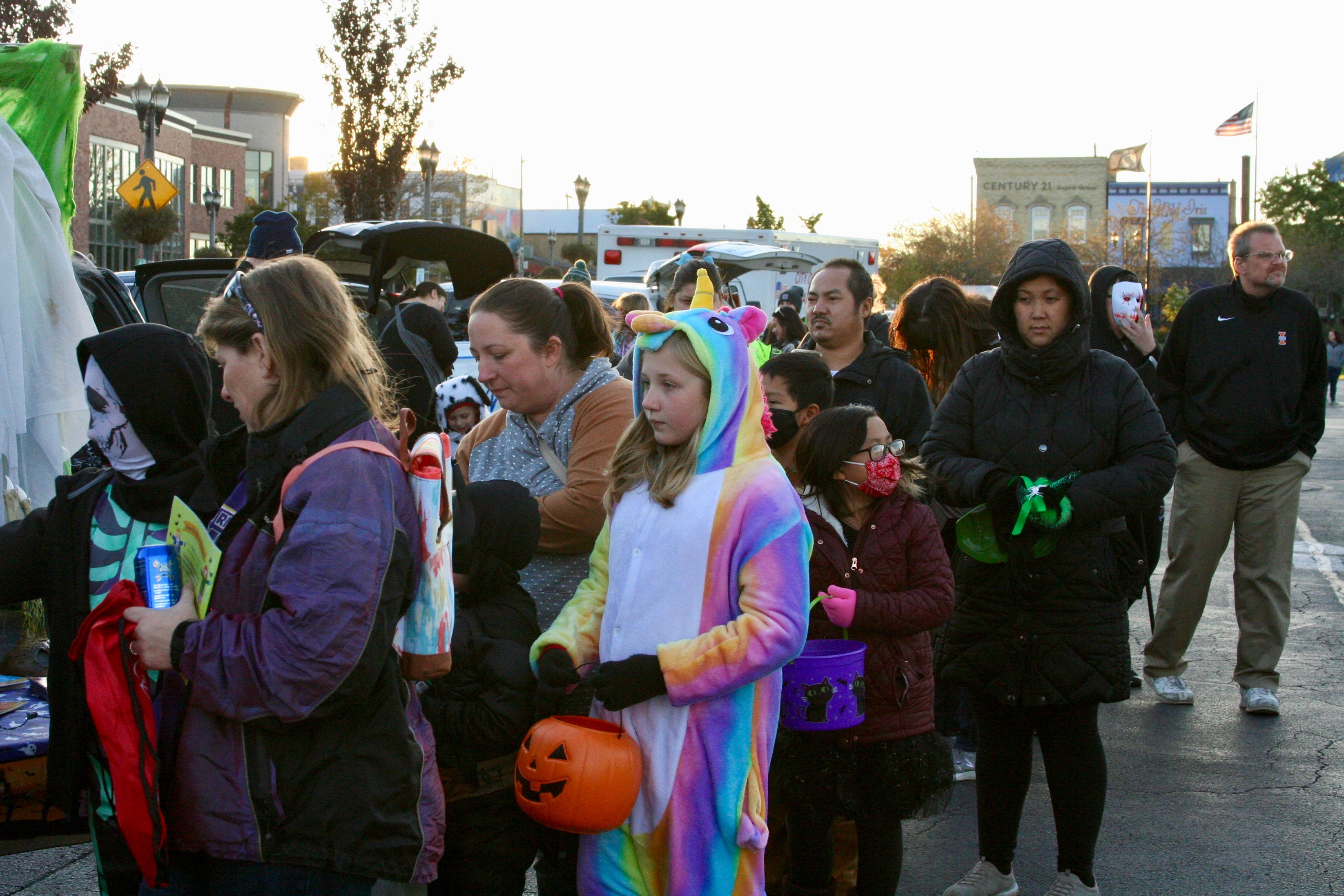 People lined up at trunk or treat event