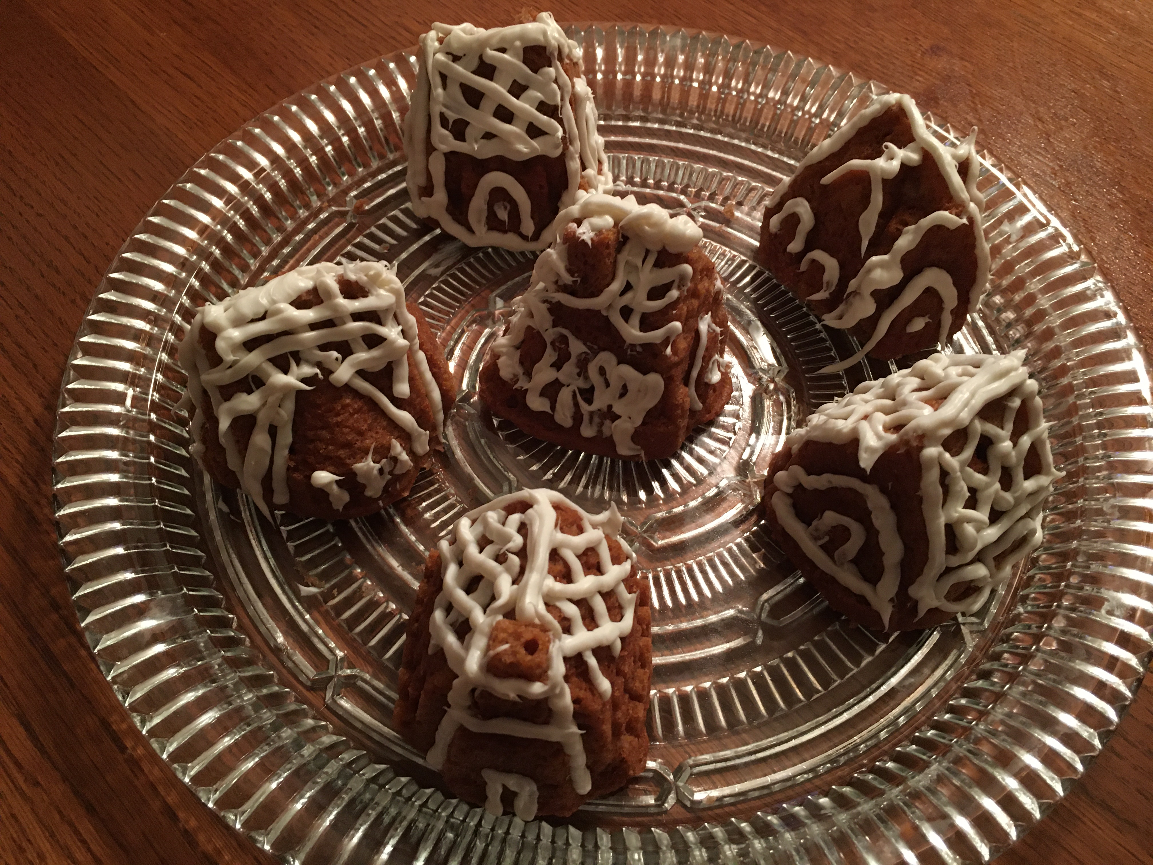 Miniature iced gingerbread houses